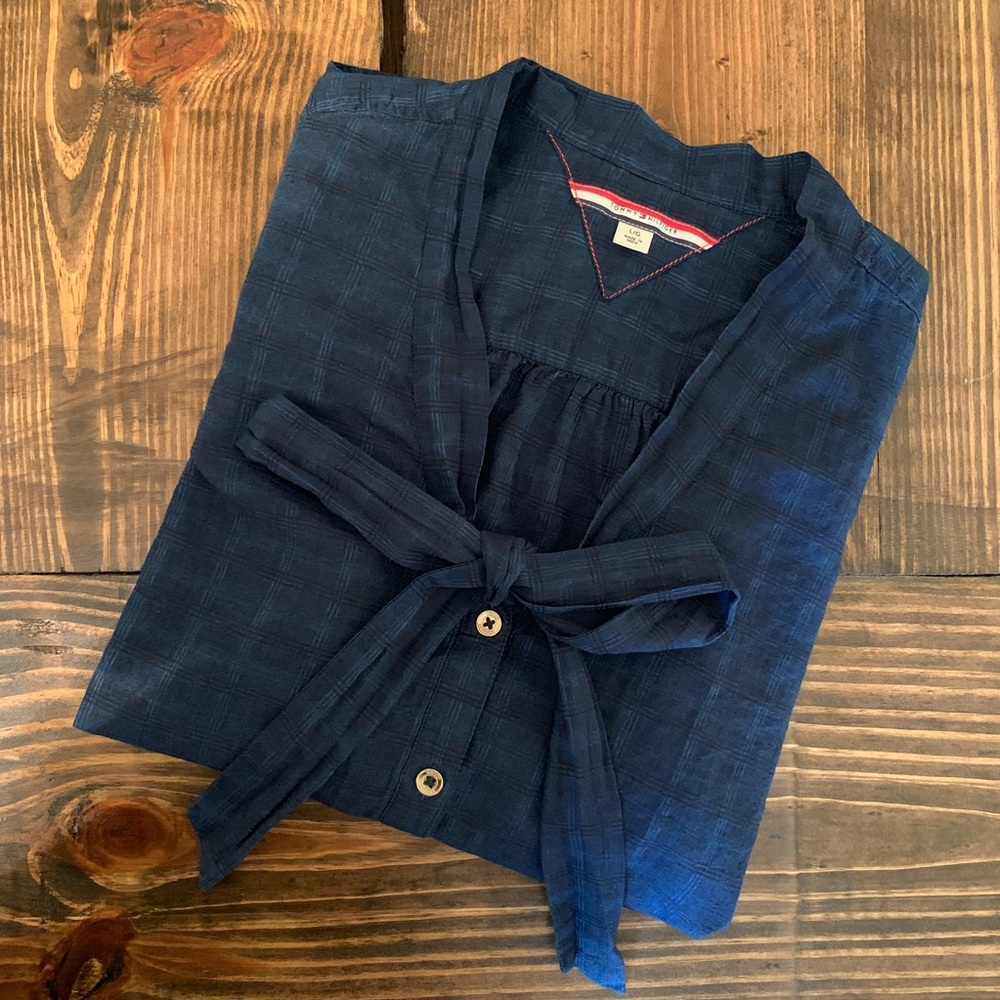 T o m m y  HILFIGER  t i e  f r o n t  b l o u s e